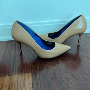 Antonia Saint, high heels, 10C (wide)
